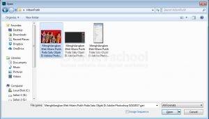 Menghilangkan Efek Hitam Putih Pada Satu Objek Di Adobe Photoshop