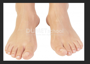Buka photo sepasang kaki di adobe photoshop. Pilih photonya lalu klik kanan open with photoshop.-1
