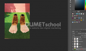 Buka photo sepasang kaki di adobe photoshop. Pilih photonya lalu klik kanan open with photoshop.-14