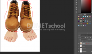 Buka photo sepasang kaki di adobe photoshop. Pilih photonya lalu klik kanan open with photoshop.-8