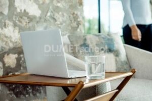 Menghilangkan Logo Pada Laptop Menggunakan Clone Stamp Tool